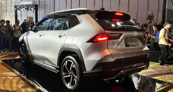 Еще одна Toyota Yaris Cross: крупнее, но дешевле Еще одна Toyota Yaris Cross: крупнее, но дешевле