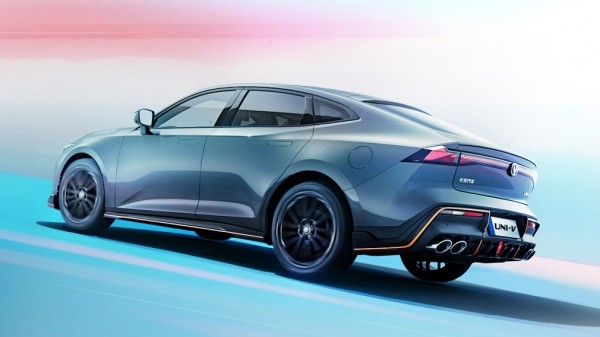 Названы недостатки китайского лифтбека Changan Uni-V Названы недостатки китайского лифтбека Changan Uni-V