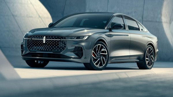 В Россию могут привезти большой седан Lincoln