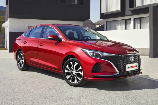 На российский рынок выходит седан Changan Eado Plus На российский рынок выходит седан Changan Eado Plus