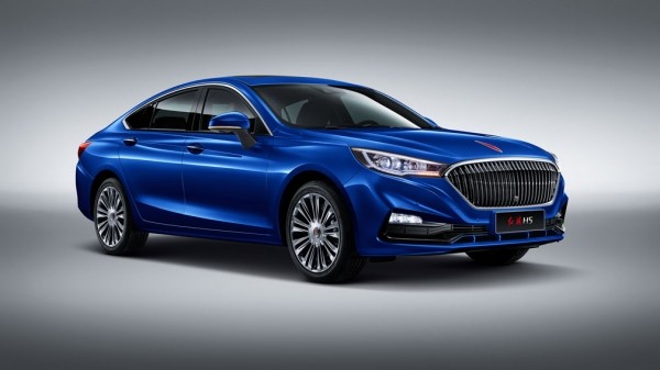 В РФ появился седан Hongqi H5 первого поколения