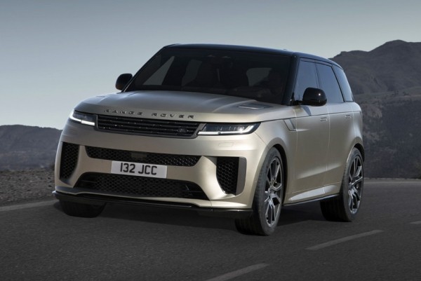 Представлен Range Rover Sport SV: новая топ-версия Представлен Range Rover Sport SV: новая топ-версия