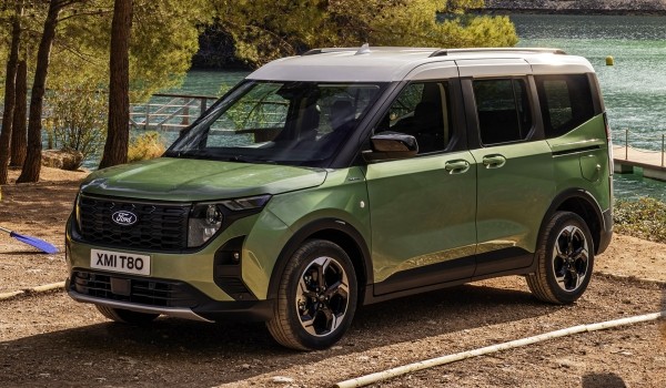 Пассажирский Ford Tourneo Courier: новое поколение Пассажирский Ford Tourneo Courier: новое поколение