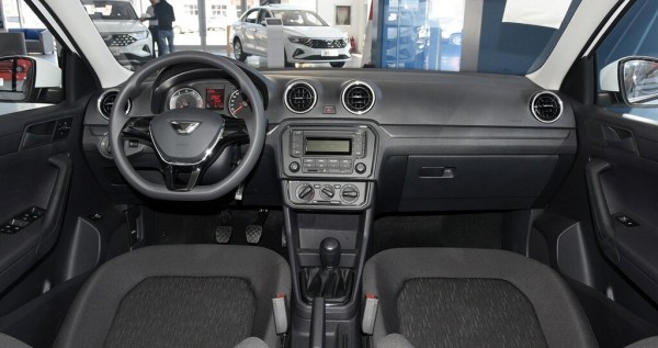 Автосайт «За рулем» назвал минусы китайского Jetta VA3 в сравнении с Volkswagen Polo