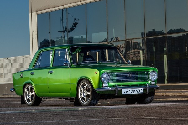 Более 1 млн автомашин в России имеют возраст старше 35 лет