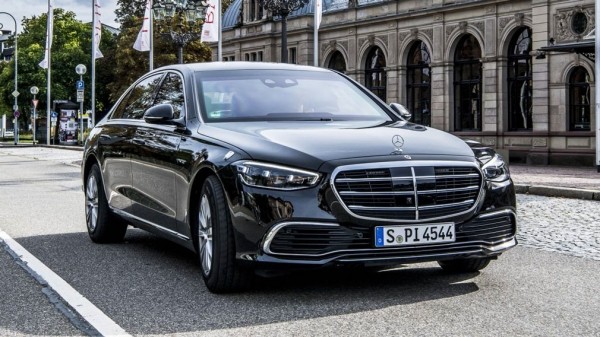 Mercedes-Benz отзывает более 23,5 тыс. автомобилей по всему миру Mercedes-Benz отзывает более 23,5 тыс. автомобилей по всему миру