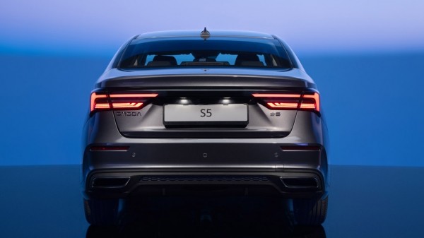 Модельный ряд OMODA в России пополнился седаном S5