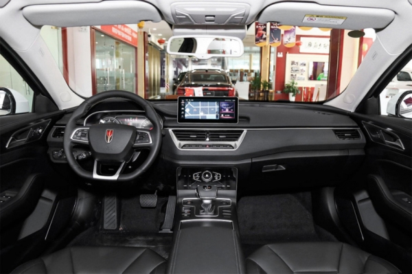 Эксклюзивный седан Hongqi H5 первого поколения уже доступен в России Эксклюзивный седан Hongqi H5 первого поколения уже доступен в России