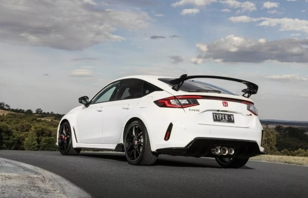 Эксперты «iSeeCars» назвали самый надежный компактный кроссовер в мире в 2023 году Эксперты «iSeeCars» назвали самый надежный компактный кроссовер в мире в 2023 году