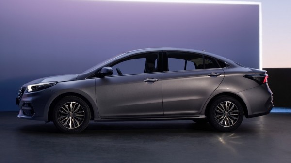 Модельный ряд OMODA в России пополнился седаном S5