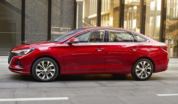 На российский рынок выходит седан Changan Eado Plus На российский рынок выходит седан Changan Eado Plus