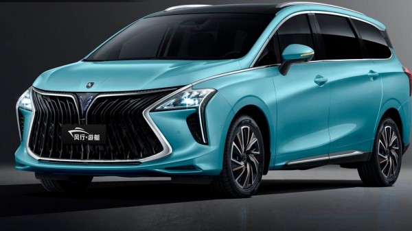 В России стал доступен семейный китайский автомобиль Dongfeng Forthing Yacht