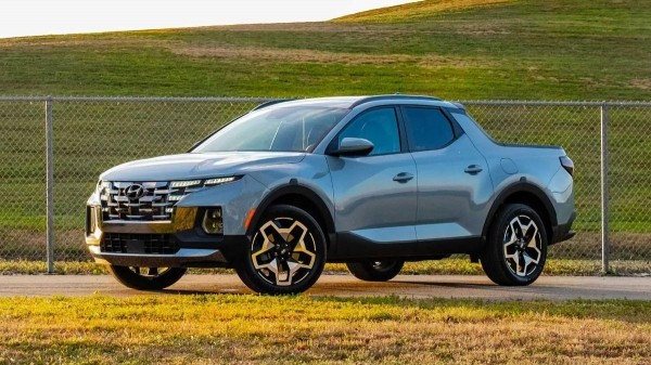 Компания Hyundai пожертвовала четыре пикапа Hyundai Santa Cruz одноименному городу