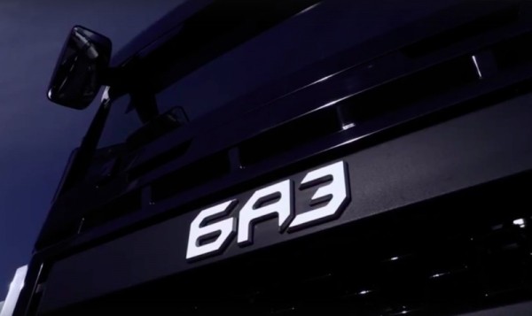 Мастер спорта по авторалли Илона Накутис протестировала тягач БАЗ Обуховского автозавода Мастер спорта по авторалли Илона Накутис протестировала тягач БАЗ Обуховского автозавода