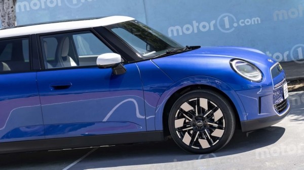 На рендере показали пятидверный Mini Cooper следующего поколения На рендере показали пятидверный Mini Cooper следующего поколения