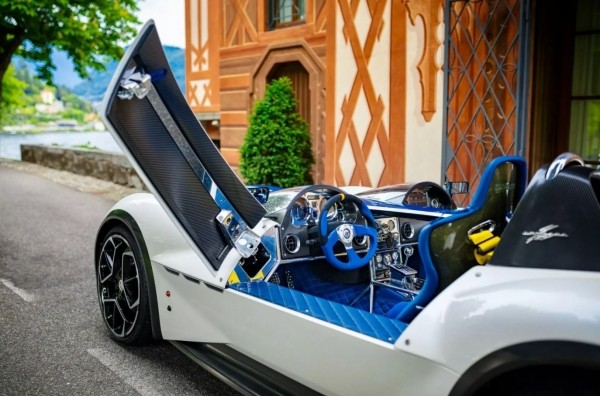 На Villa D’Este показали лимитированный Kode61 Birdcage культового дизайнера Кена Окуямы