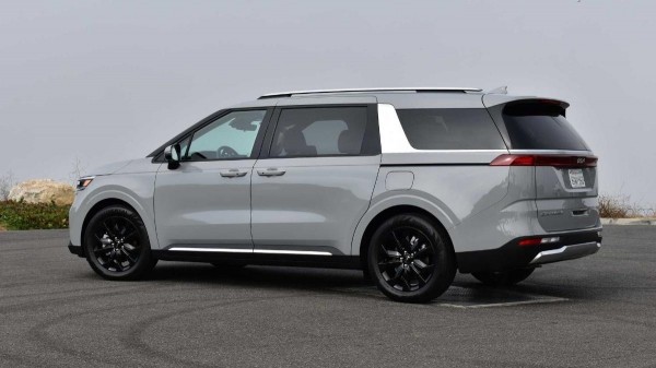 Опубликованы цены на обновленный минивэн Kia Carnival 2024 модельного года 