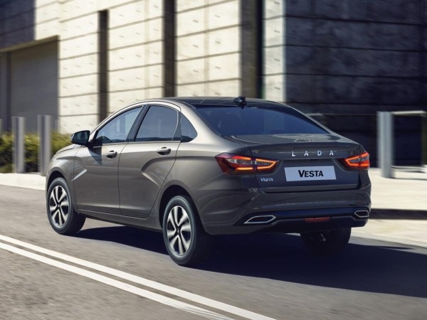 Портал Quto подсчитал, что Lada Vesta подорожала на 770 тыс. рублей c 2015 года Портал Quto подсчитал, что Lada Vesta подорожала на 770 тыс. рублей c 2015 года