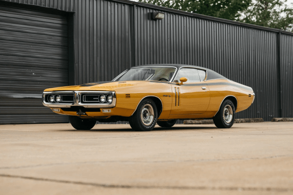 Редкий Dodge Charger 1971 с мотором V8 Hemi выставлен на аукцион