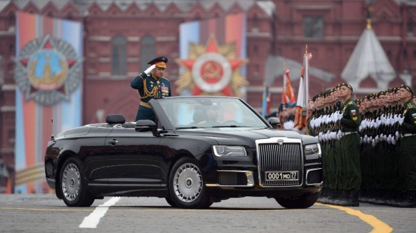 ТОП-6 легендарных автомобилей, которые принимали парады Победы на Красной Площади