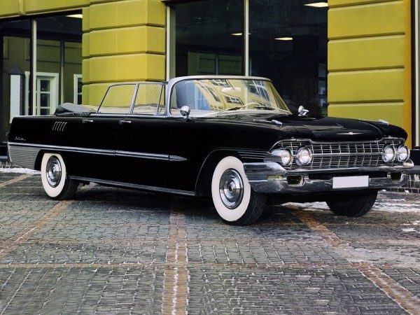 ТОП-6 легендарных автомобилей, которые принимали парады Победы на Красной Площади