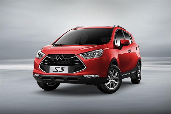 ТОП-6 легендарных автомобилей, которые принимали парады Победы на Красной Площади