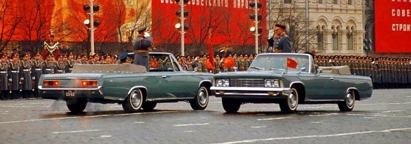 ТОП-6 легендарных автомобилей, которые принимали парады Победы на Красной Площади
