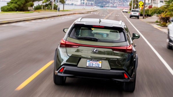 В России начал продаваться модернизированный кроссовер Lexus UX в мае 2023 года В России начал продаваться модернизированный кроссовер Lexus UX в мае 2023 года