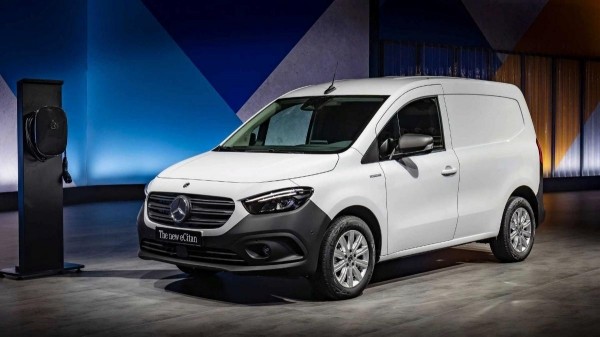 Забавное видео: Mercedes Citan в масштабе 1:18 осуществляет доставку Забавное видео: Mercedes Citan в масштабе 1:18 осуществляет доставку
