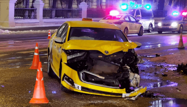 Закон о дополнительной страховке для водителей такси в России вызывает противоречия