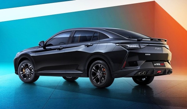 Dongfeng обновил седан и универсал Aeolus Yixuan Dongfeng обновил седан и универсал Aeolus Yixuan