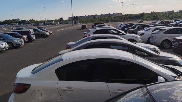 Россияне приспособились к санкциям и нашли способ покупать автомобили Россияне приспособились к санкциям и нашли способ покупать автомобили