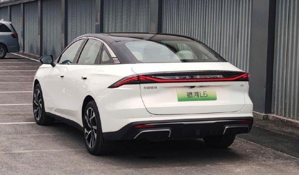 Дайджест дня: Лада X-Cross 5, статистика рынка б/у и другие события индустрии Дайджест дня: Лада X-Cross 5, статистика рынка б/у и другие события индустрии