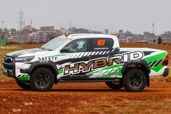 Дайджест дня: гибридный Hilux, новый директор Москвича и другие события индустрии Дайджест дня: гибридный Hilux, новый директор Москвича и другие события индустрии