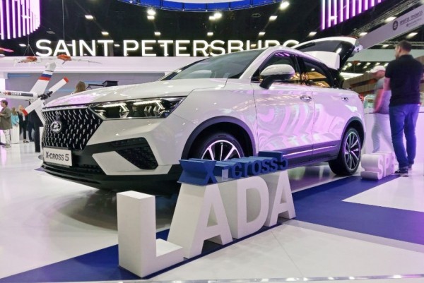 Дайджест дня: Лада X-Cross 5, статистика рынка б/у и другие события индустрии Дайджест дня: Лада X-Cross 5, статистика рынка б/у и другие события индустрии