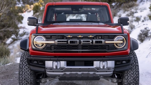 В Россию привезли легендарный Ford Bronco за 9,9 млн рублей В Россию привезли легендарный Ford Bronco за 9,9 млн рублей