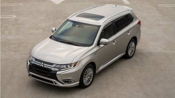 В Россию вернулся гибридный Mitsubishi Outlander PHEV В Россию вернулся гибридный Mitsubishi Outlander PHEV
