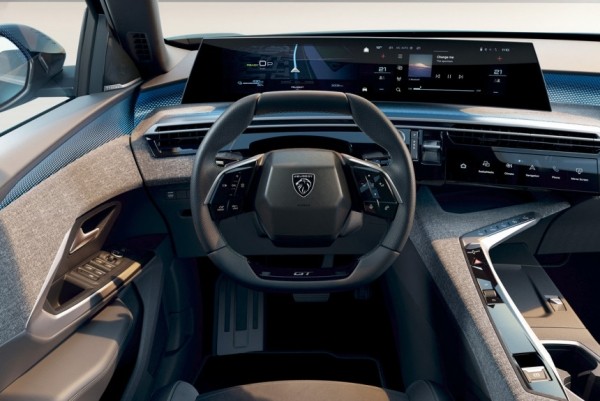 Новый Peugeot 3008: сначала показан интерьер