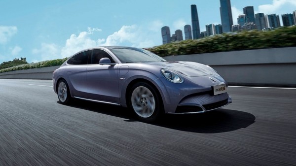 В России начали продавать китайский клон Porsche Panamera