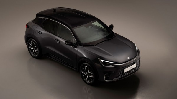 Lexus представил новый компактный кроссовер Lexus представил новый компактный кроссовер