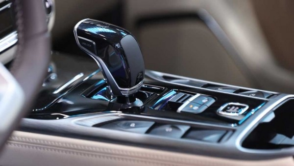 В Санкт-Петербурге публично представили новый кроссовер LADA X-Cross 5 В Санкт-Петербурге публично представили новый кроссовер LADA X-Cross 5