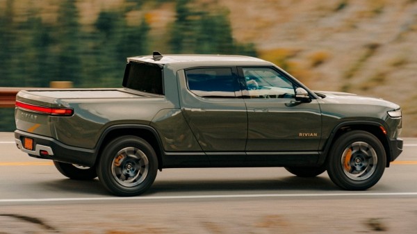 В РФ приехал новый пикап с оригинальной внешностью и 4 моторами В РФ приехал новый пикап с оригинальной внешностью и 4 моторами