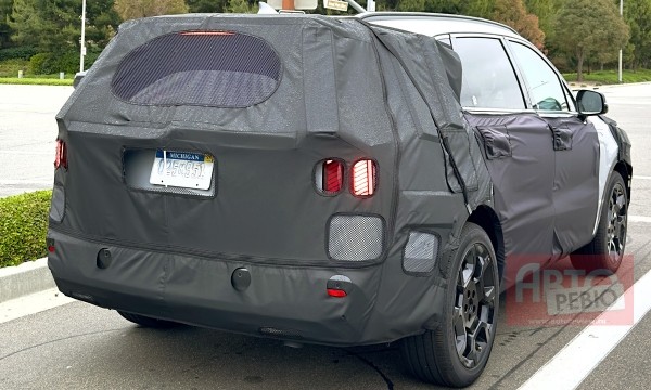 Обновленный Kia Sorento: изменятся внешность и интерьер Обновленный Kia Sorento: изменятся внешность и интерьер