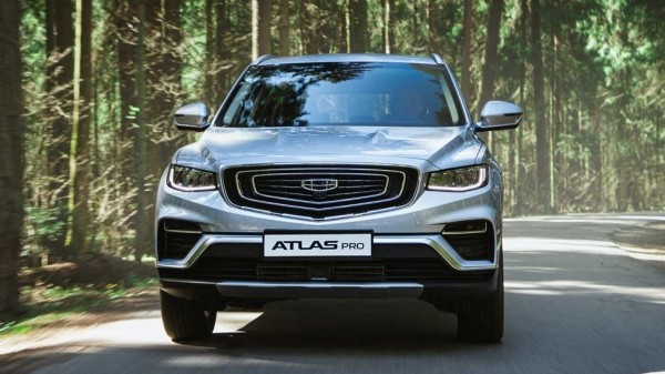 В России стартовали продажи дешевой версии кроссовера Geely Atlas Pro В России стартовали продажи дешевой версии кроссовера Geely Atlas Pro