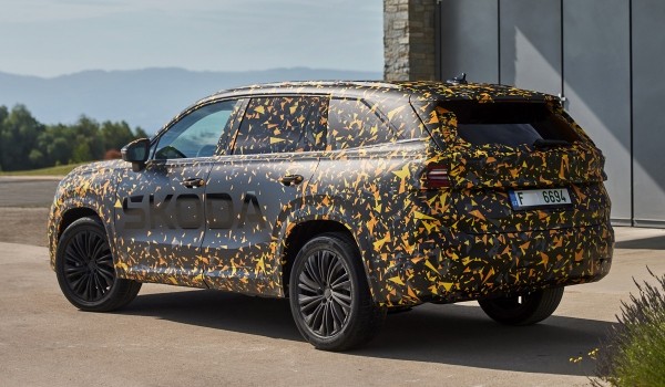 Новая Skoda Kodiaq: пока в камуфляже, но с подробностями Новая Skoda Kodiaq: пока в камуфляже, но с подробностями