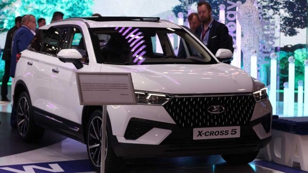 В Санкт-Петербурге начали выпускать новый кроссовер LADA X-Cross 5 В Санкт-Петербурге начали выпускать новый кроссовер LADA X-Cross 5