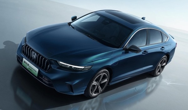 Седан Honda Inspire дебютировал с новой гибридной системой
