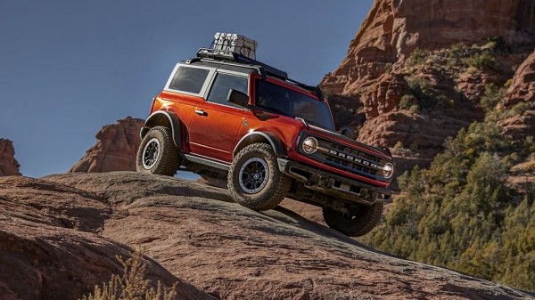 В Россию привезли легендарный Ford Bronco за 9,9 млн рублей В Россию привезли легендарный Ford Bronco за 9,9 млн рублей