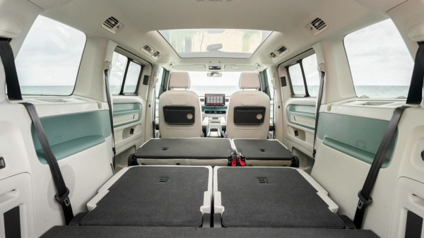 Volkswagen представил удлиненный электроминивэн ID.Buzz