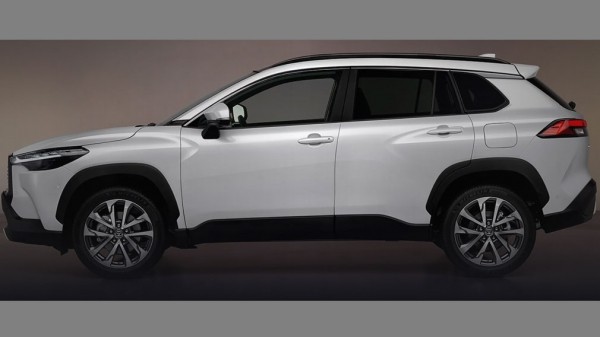 В РФ приехал новый очень экономичный кроссовер Toyota В РФ приехал новый очень экономичный кроссовер Toyota